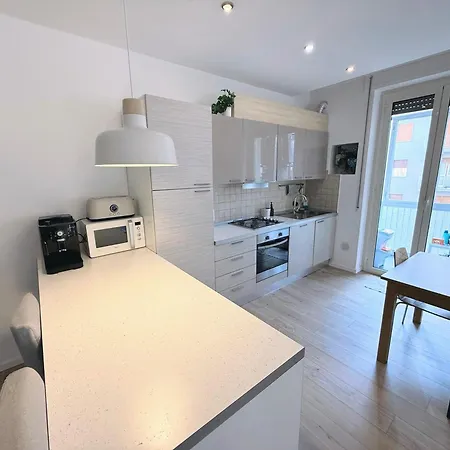 Casa Ploy - Bright And Modern, Between The And The Center Appartement *