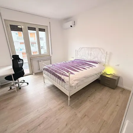 Casa Ploy - Bright And Modern, Between The And The Center Appartement *