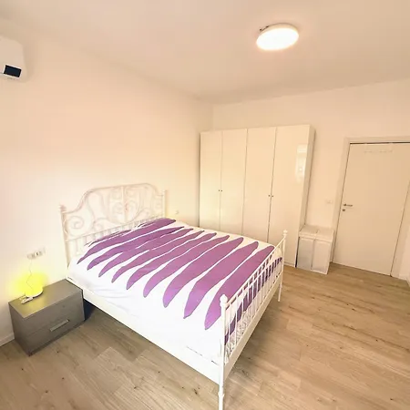 Apartment Casa Ploy - Bright And Modern, Between The And The Center *