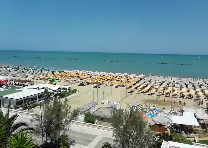 Casa Ploy - Bright And Modern, Between The And The Center Daire Pescara